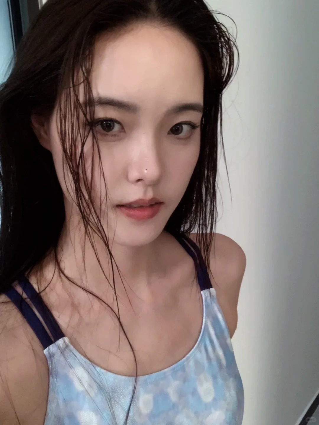 爱死这个颜色的泳衣了～
