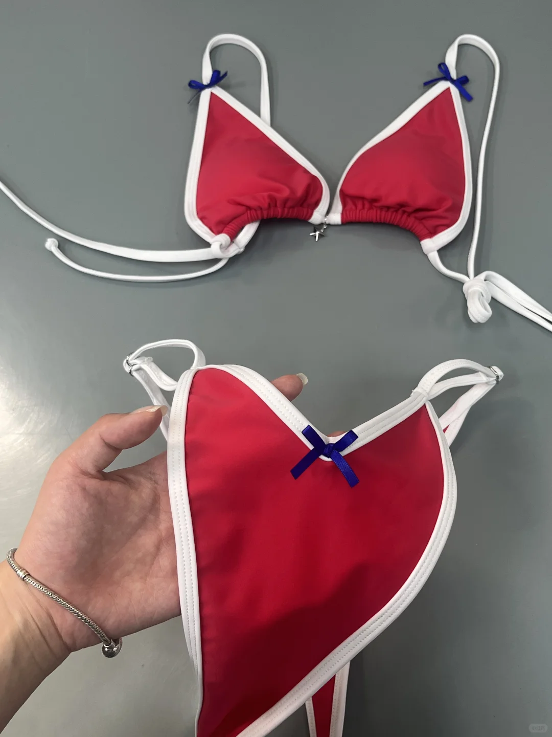 Daily share 红色比基尼👙很出片