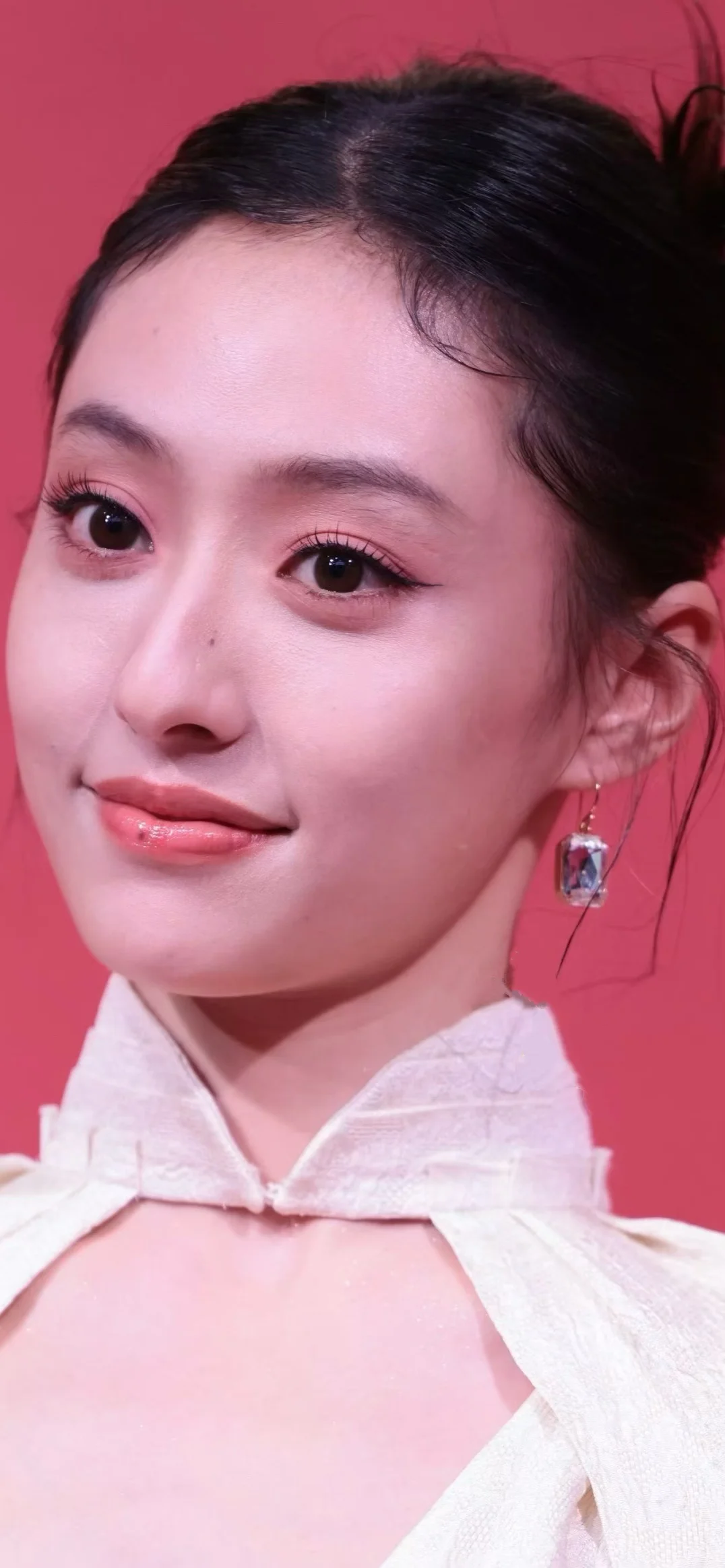胡连馨这么近还是美的 美的