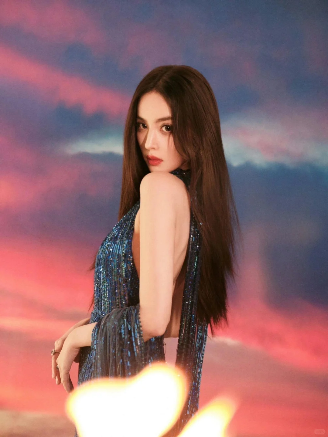 古力娜扎真的从头美到脚，不愧是战袍之神😍