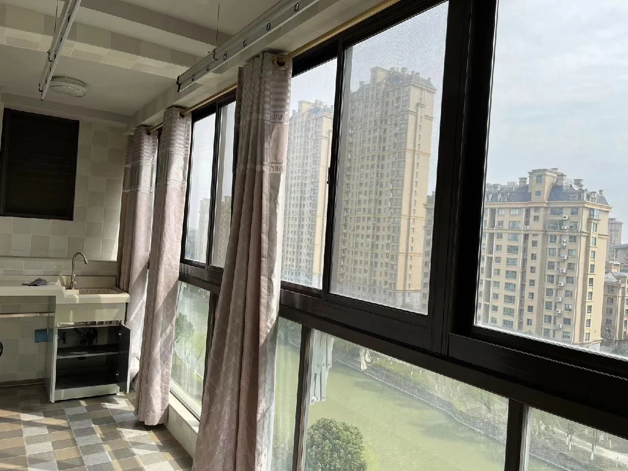 阳光婚房诚意出售