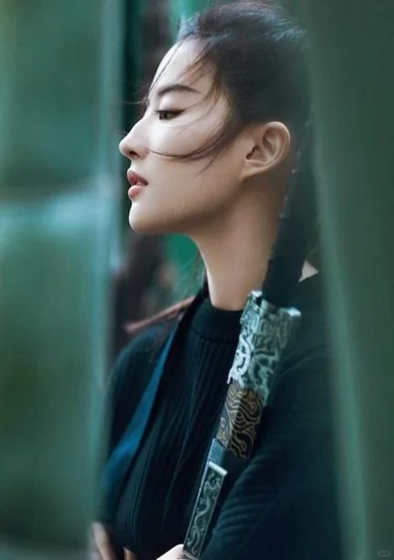 侧颜女王