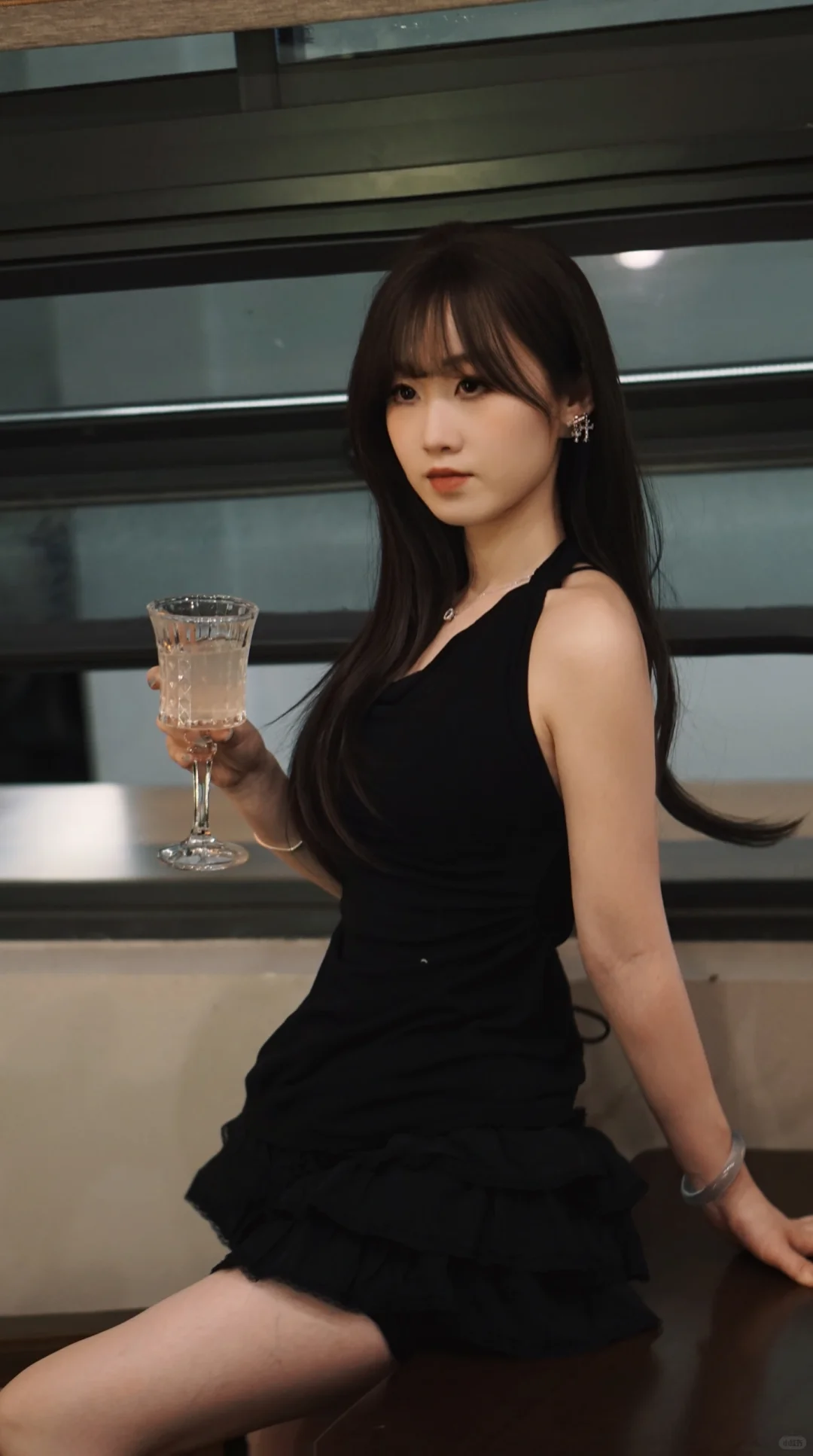 清酒不醉人，醉人者乃美人，见之，无酒自醉