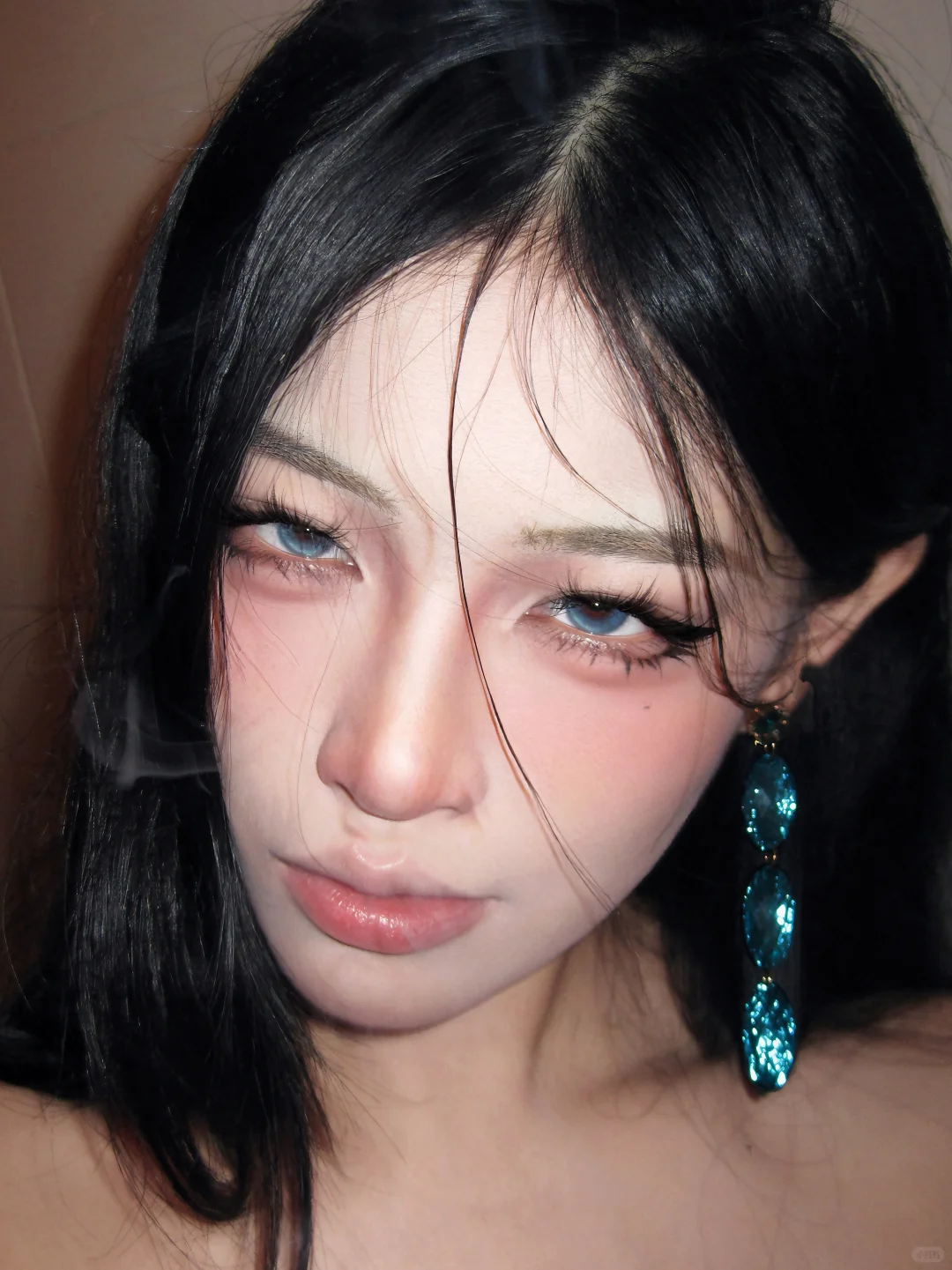 太爱咬嘴唇、