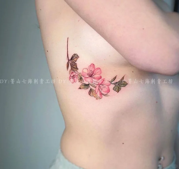 💃娇艳绽放，性感花朵纹身，撩动你的魅力