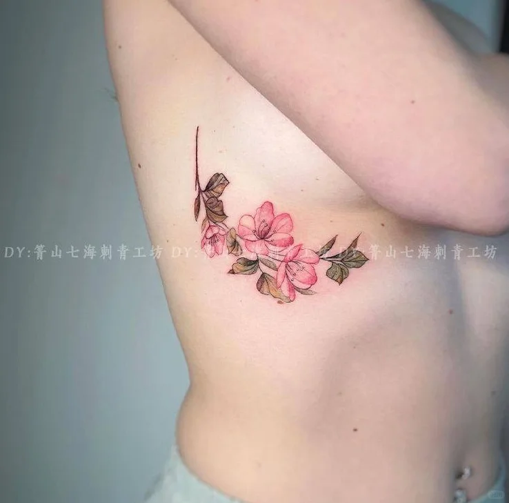 💃娇艳绽放，性感花朵纹身，撩动你的魅力