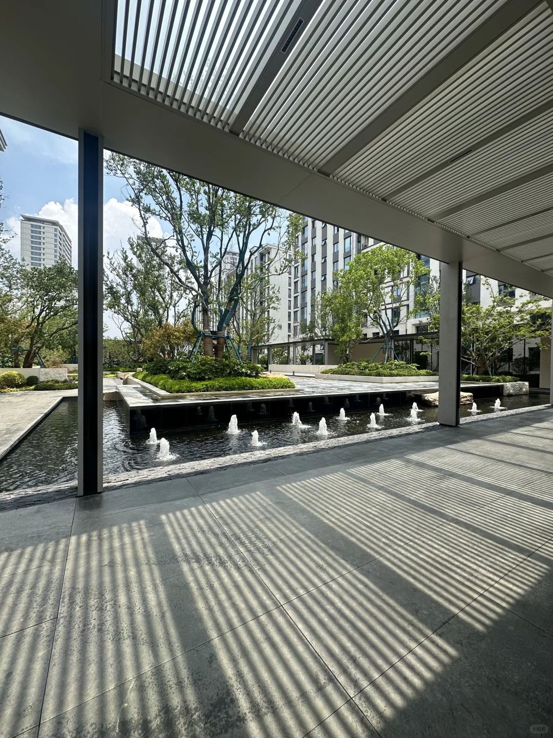 连云港花1.1W住进“顶配小区”，物业好到想哭