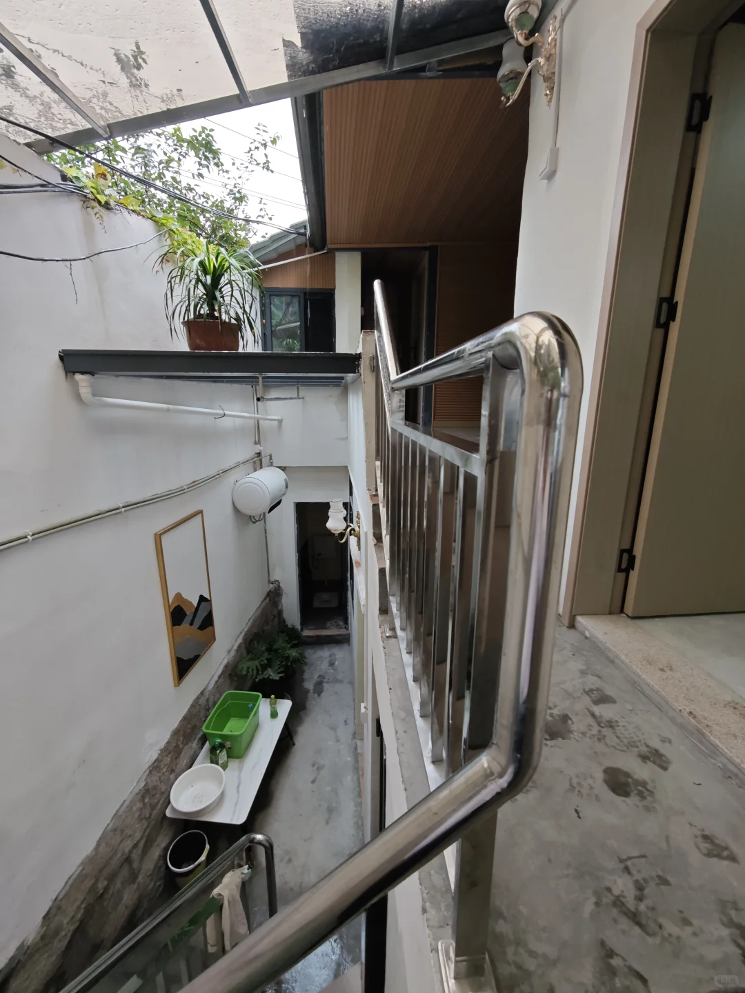 位置重庆大学，冒雨给你们分享的60万老独栋