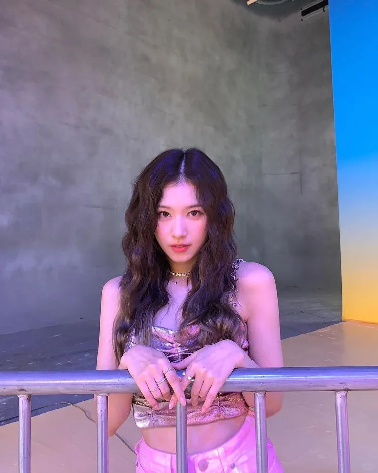 她的眼睛里有钩子