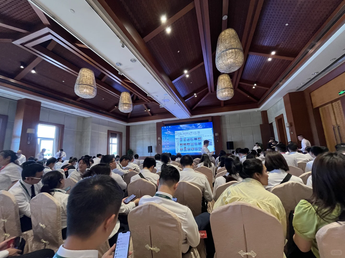 来薅羊毛喽 开发商拿了几万来给我们抽奖