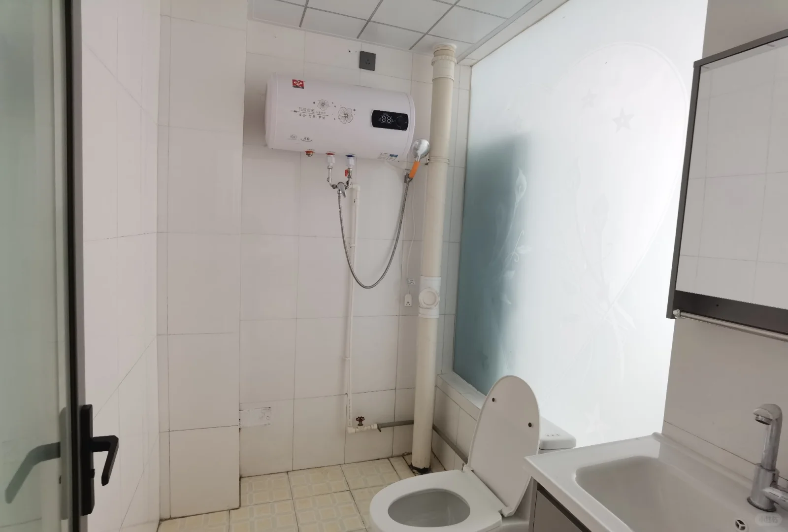 泊乐港湾 一室 700 出租