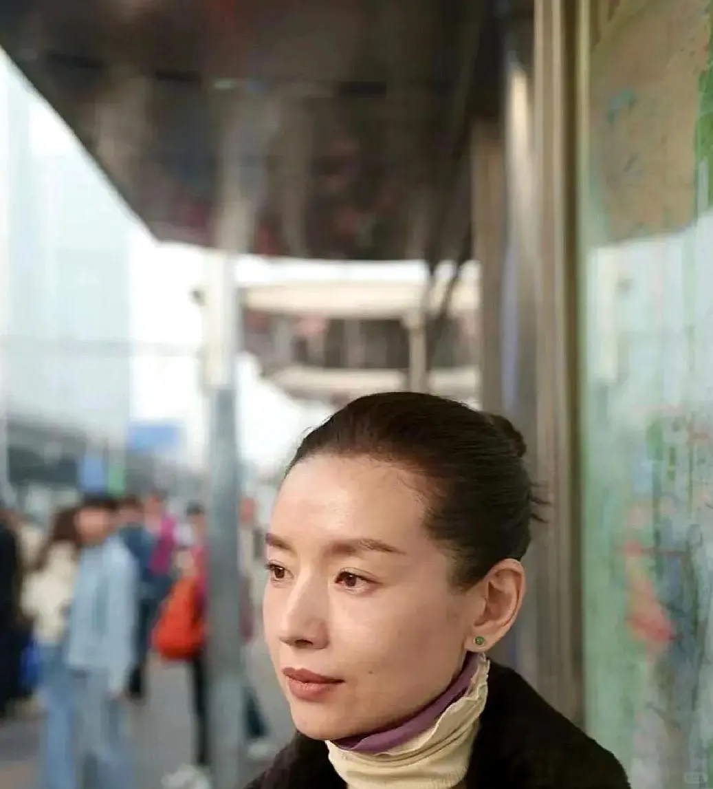🌹真美人董洁！素颜下的优雅韵味