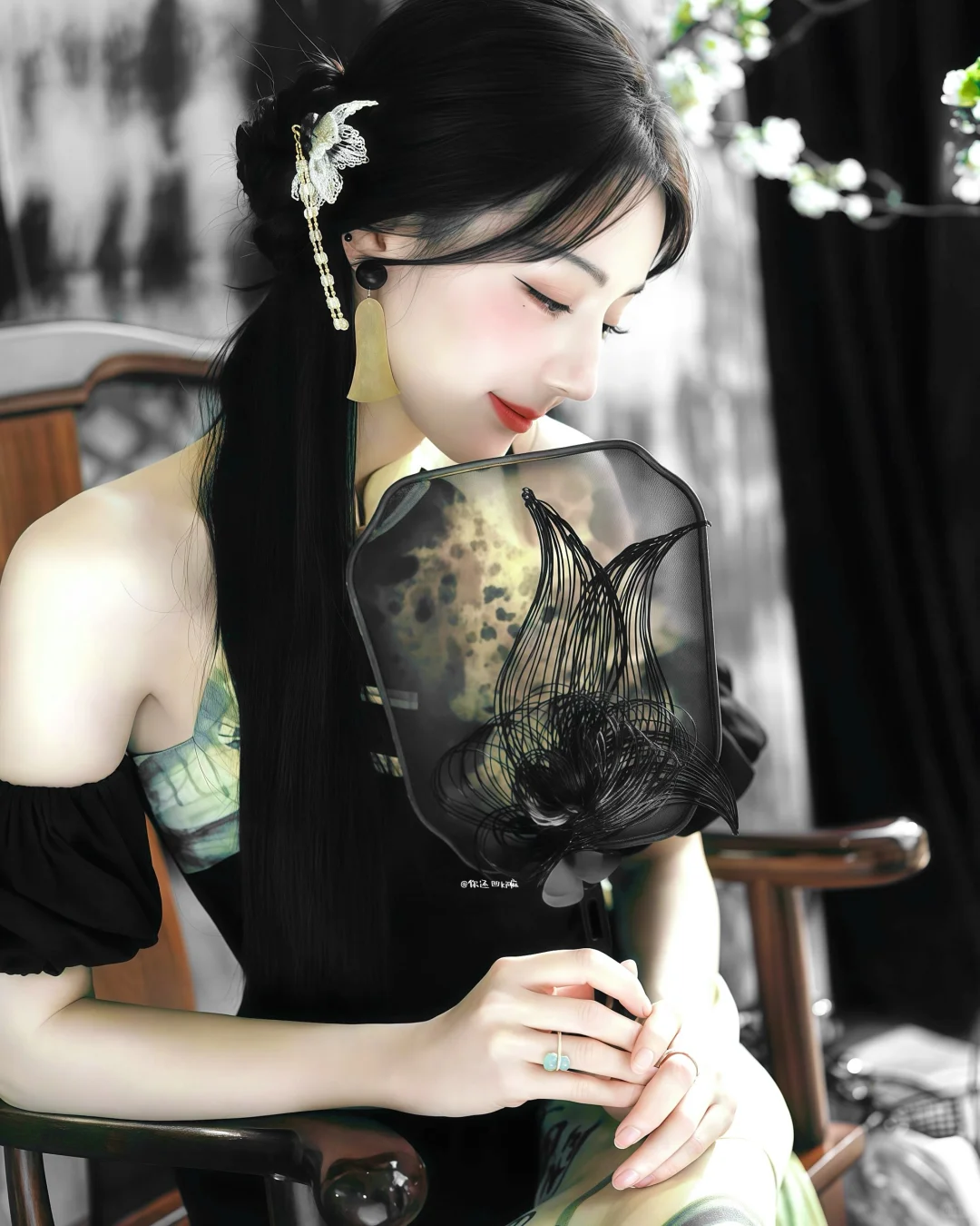媚 眼 如 丝
