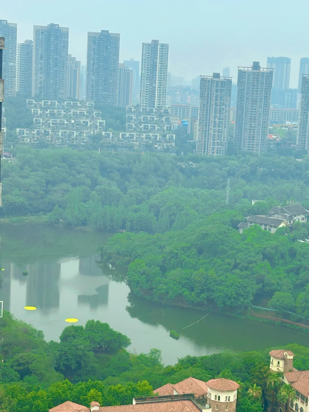 啊，找到啦，带超大露台的重点书包跃层四房