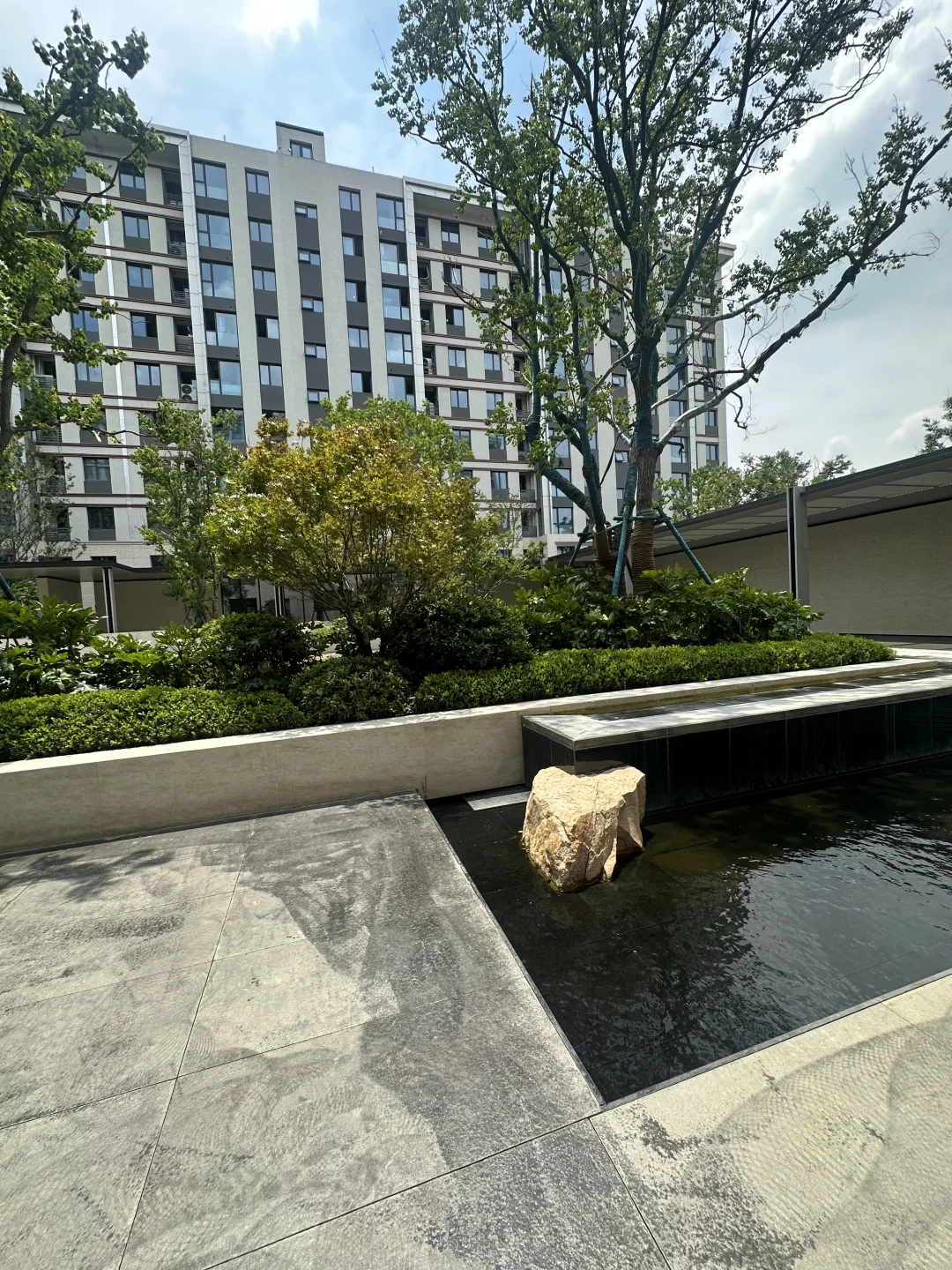 连云港花1.1W住进“顶配小区”，物业好到想哭