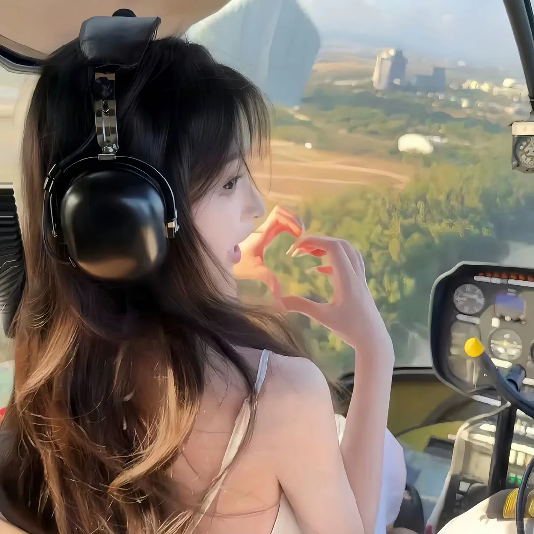 会发光的女生头像～
