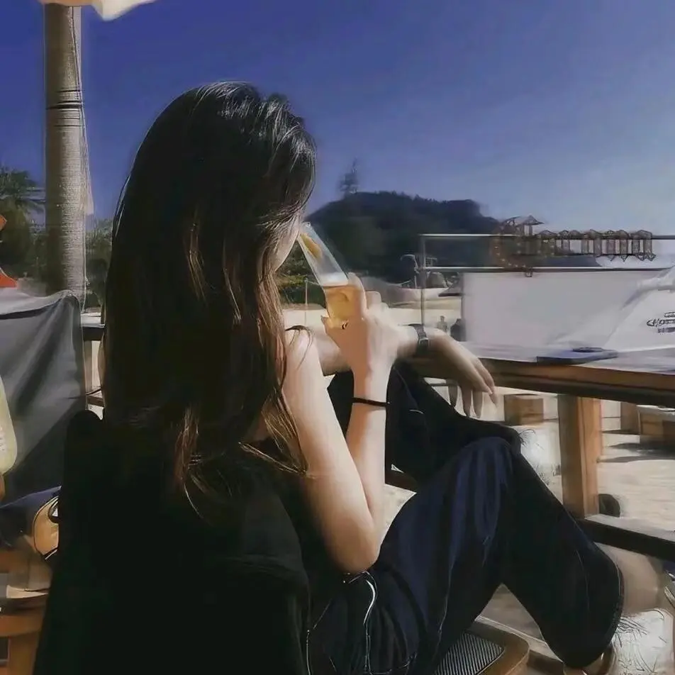 海边不露脸美女头像