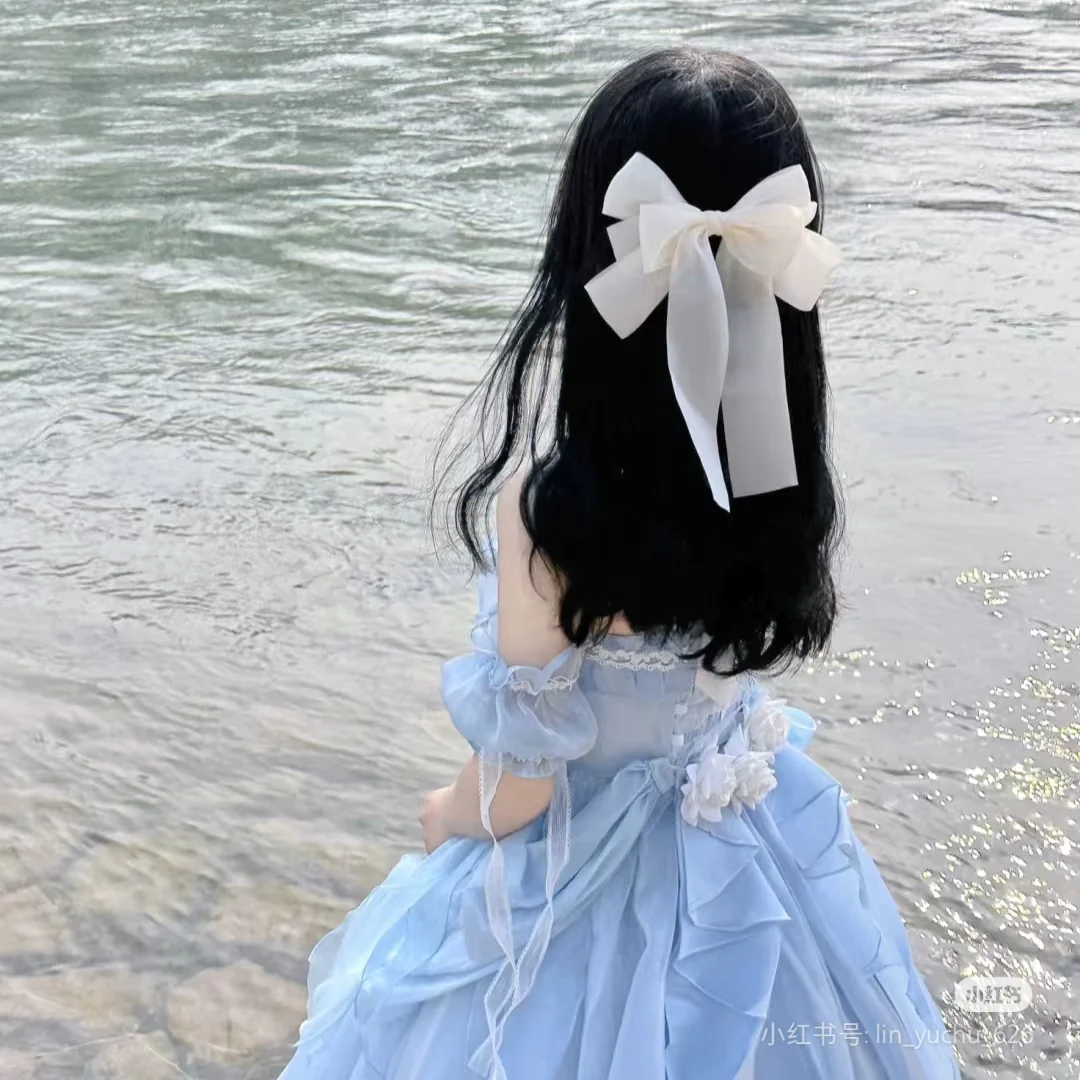 清冷的女生头像