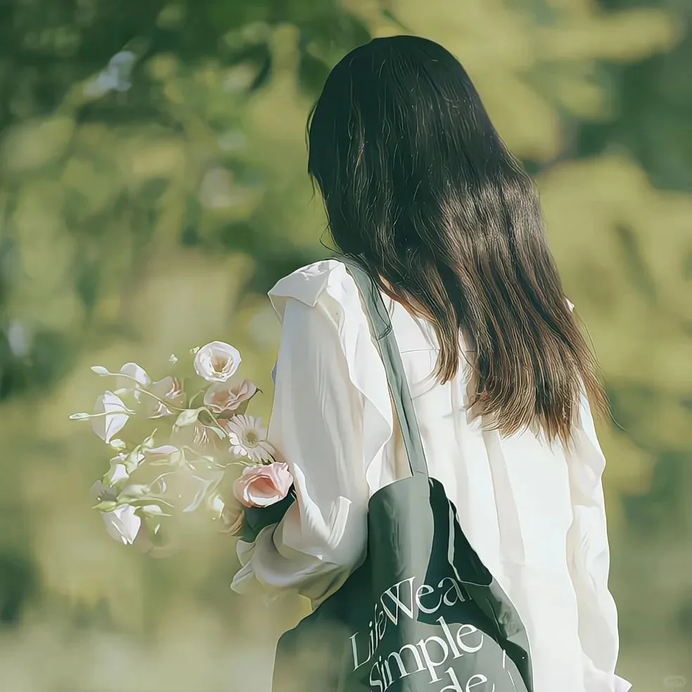 “𝑾𝒆𝑪𝒉𝒂𝒕女头丨提醒你该换头像啦”