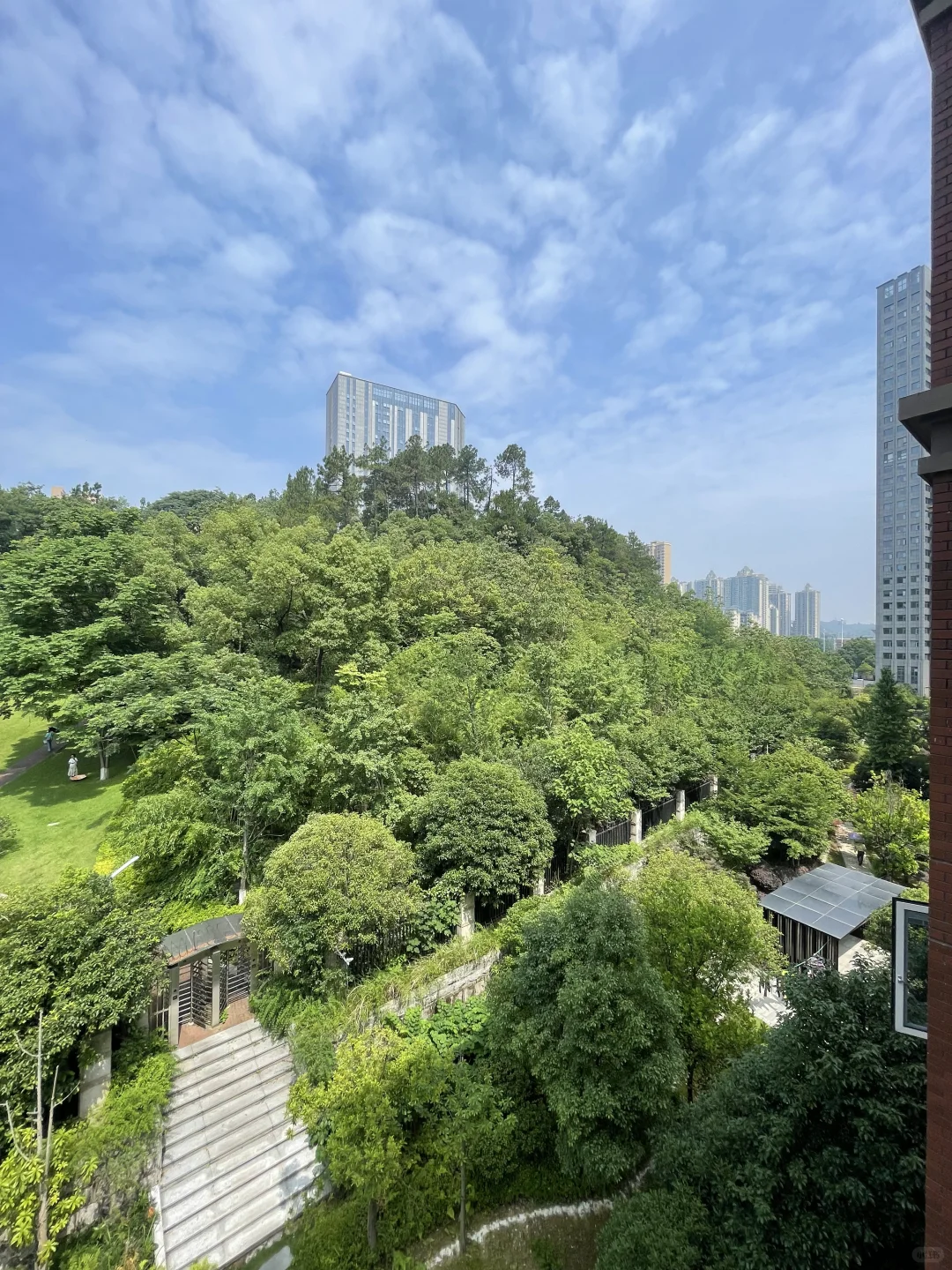 八方B区240平常委楼 电梯洋房大平层