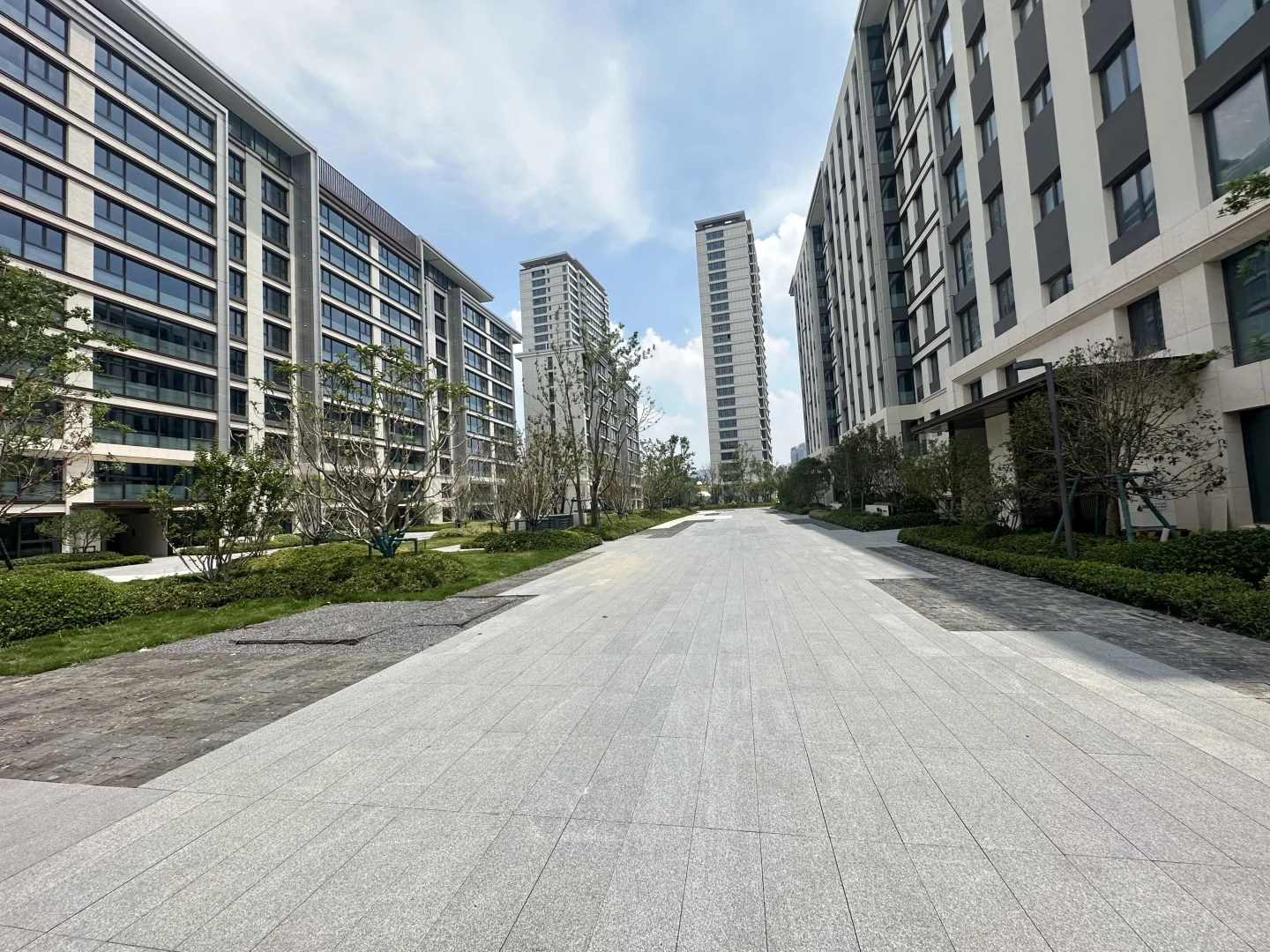连云港花1.1W住进“顶配小区”，物业好到想哭
