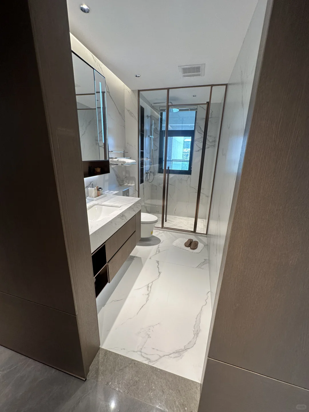 连云港花1.1W住进“顶配小区”，物业好到想哭