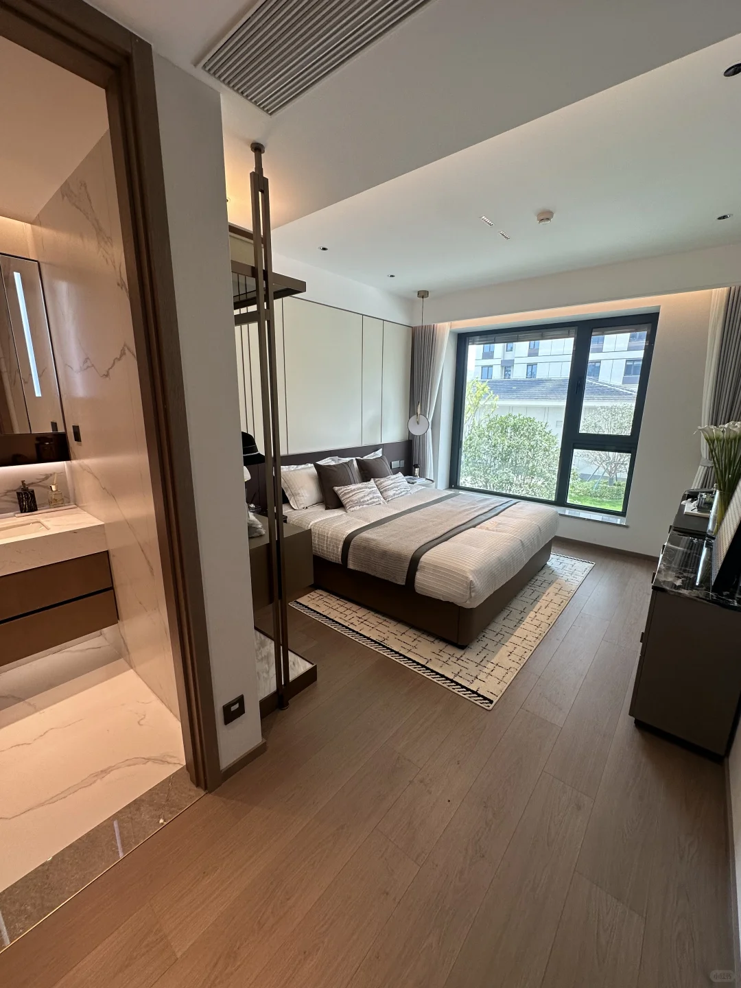 连云港花1.1W住进“顶配小区”，物业好到想哭