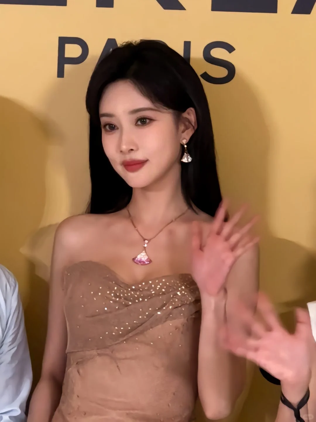 孟子义真的从头美到脚，不愧是绝美之躯😍