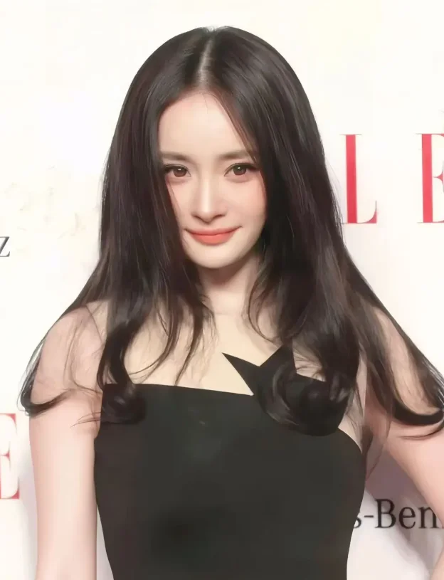很多人说她的眼睛像狐狸……