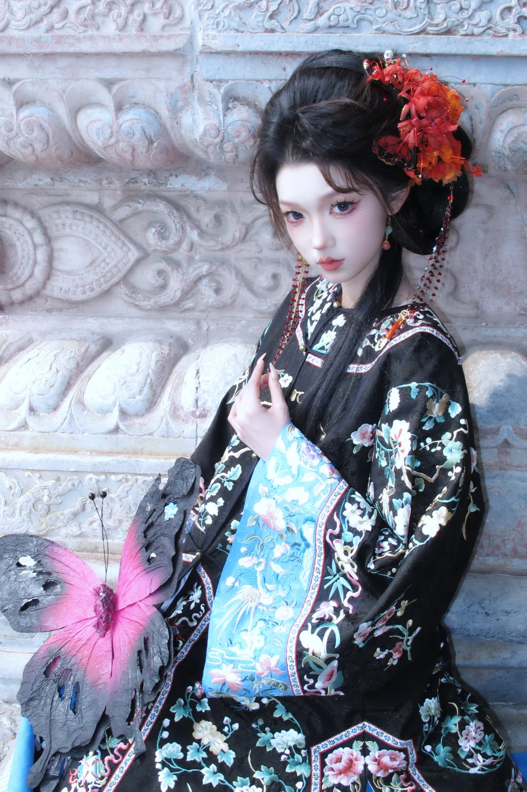 谁说清冷与明艳不可兼得