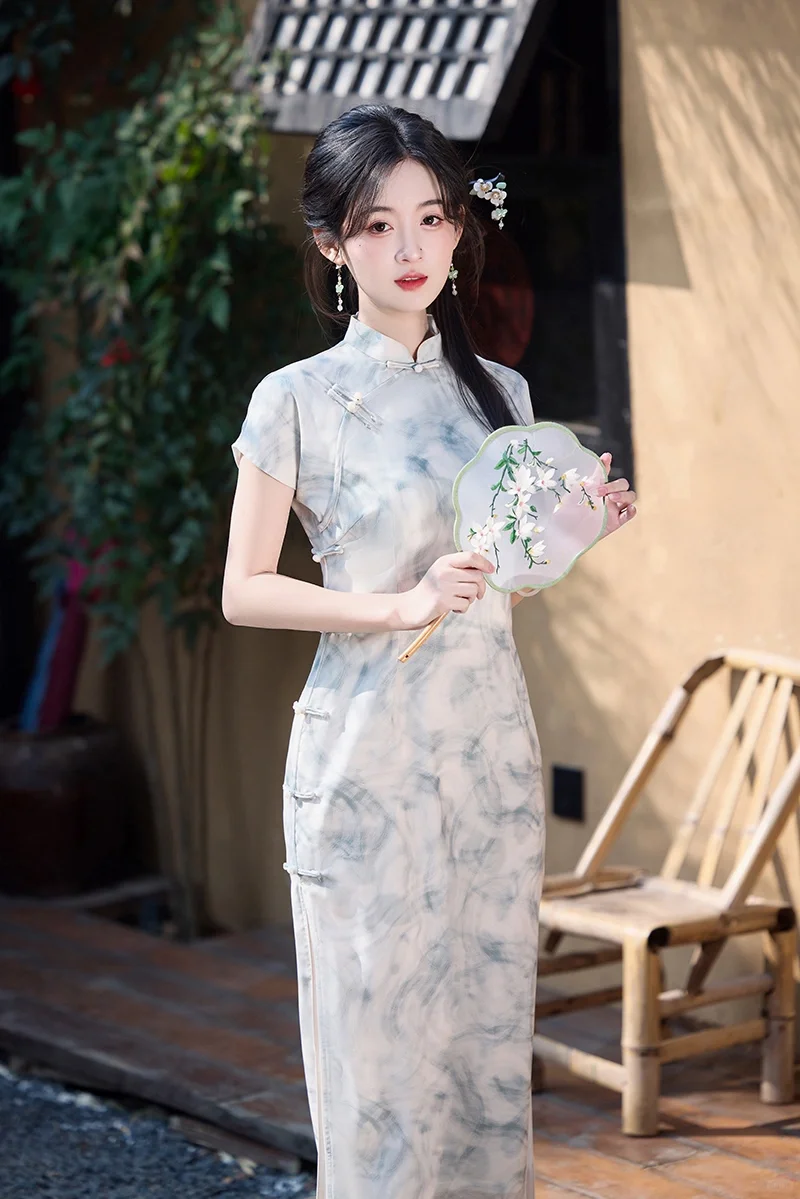 灰色梦幻旗袍👘新中式风