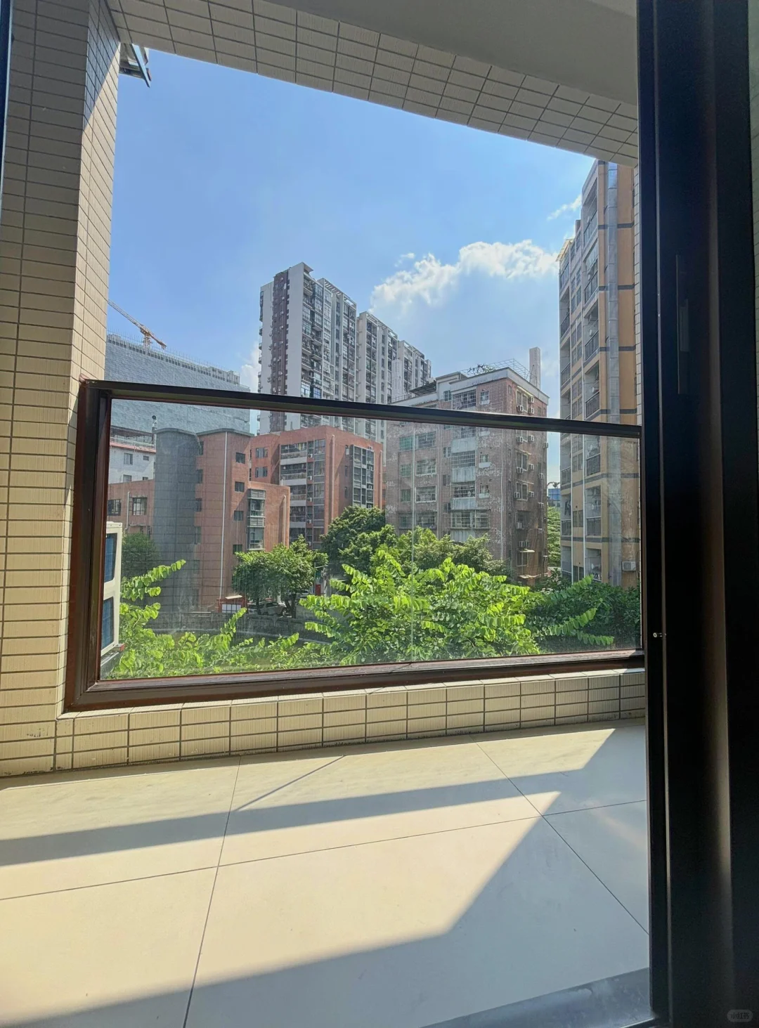一室一厅，民用水电，租客已走