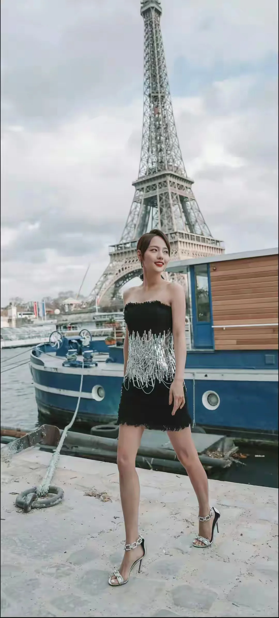 张嘉倪｜黄一色系连衣裙太美了！