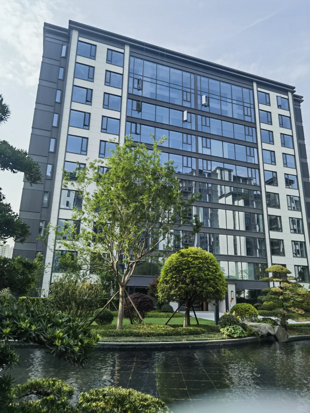 朋友家的小区像公园