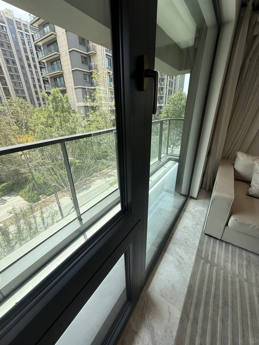 感谢北京房价，四环390m2全款1100w拿下
