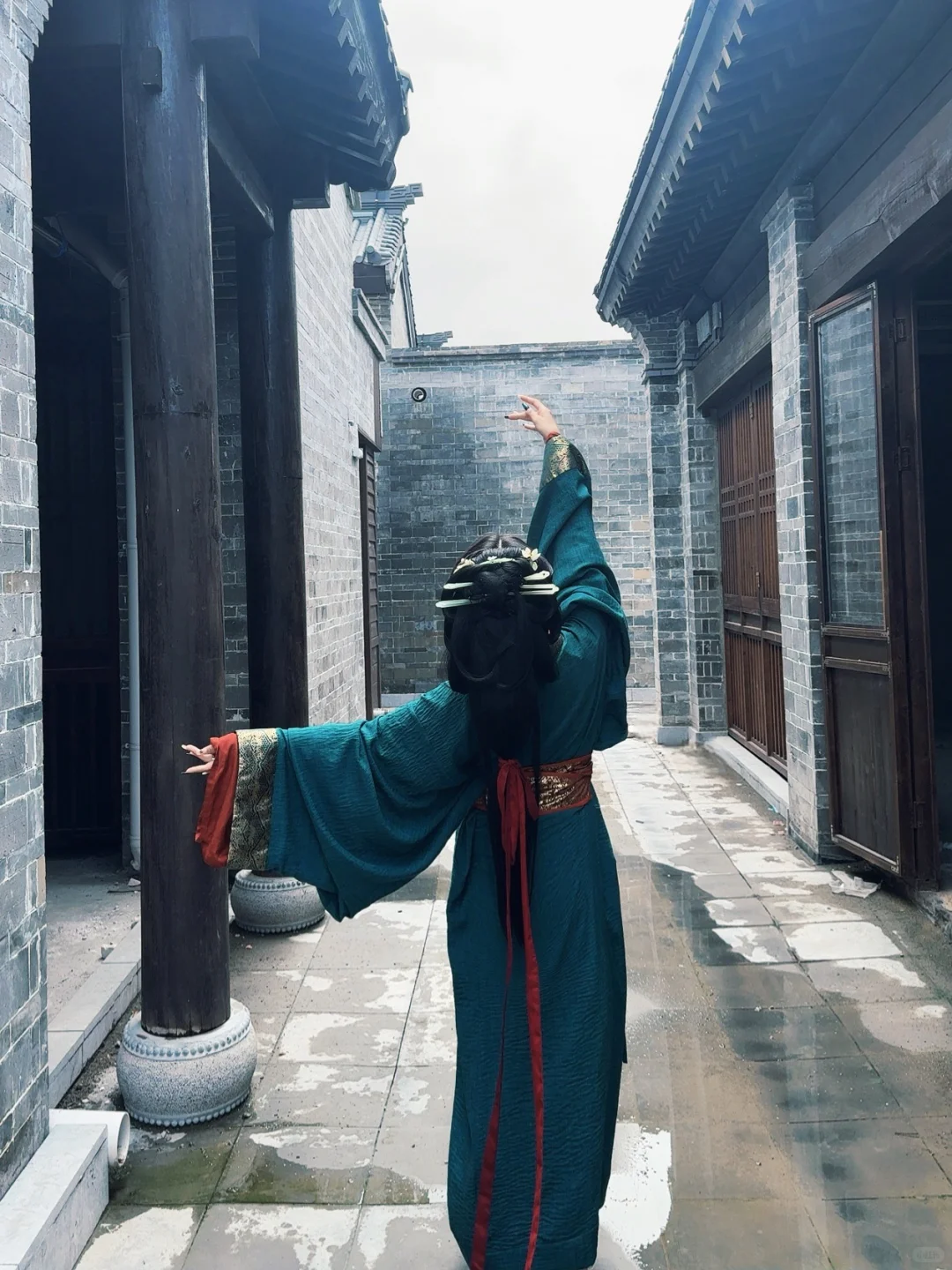 任武林谁领风骚 我却 只为你折腰