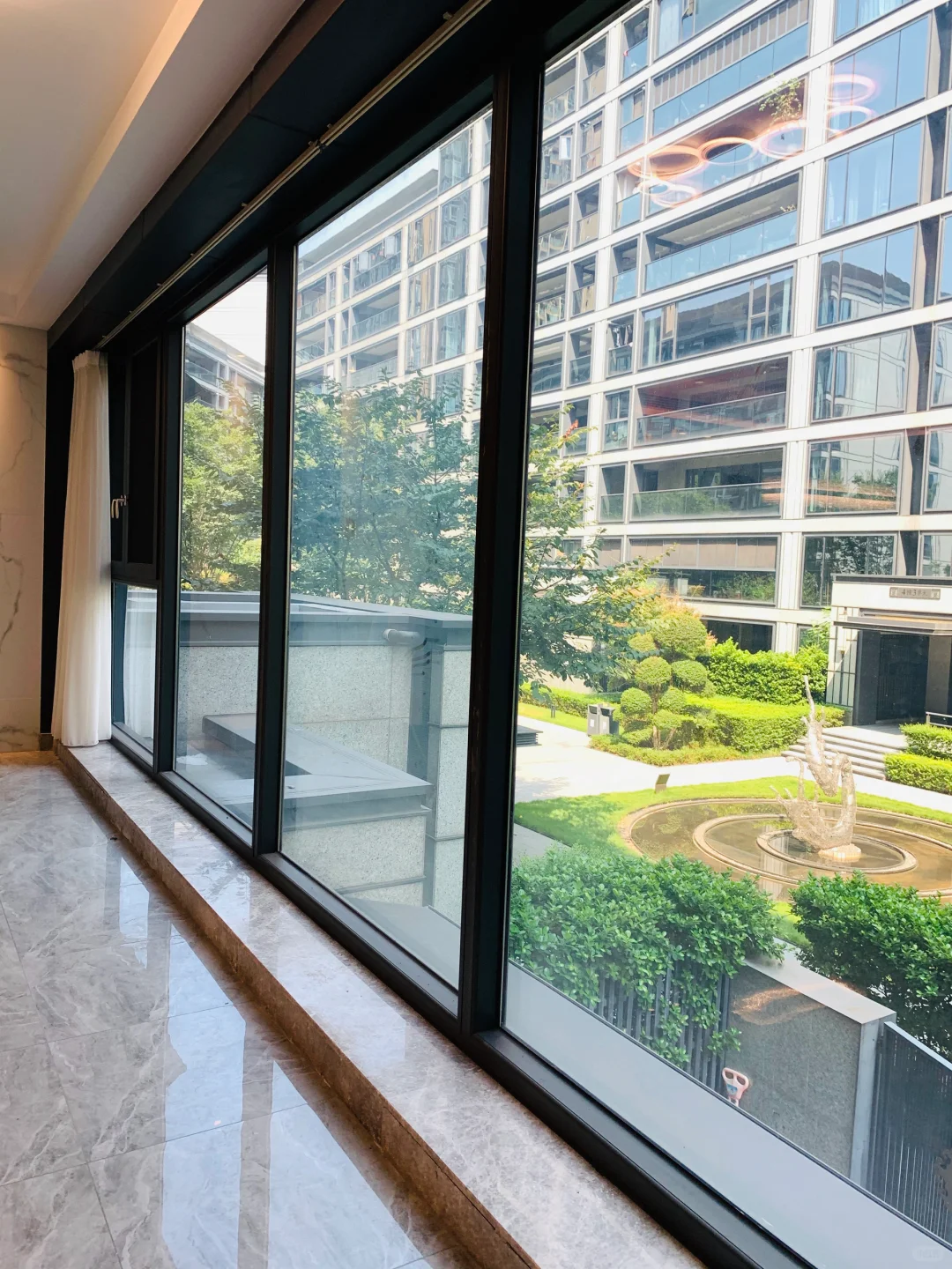 业主一天都没住过，想卖了。随时可以看房🏡