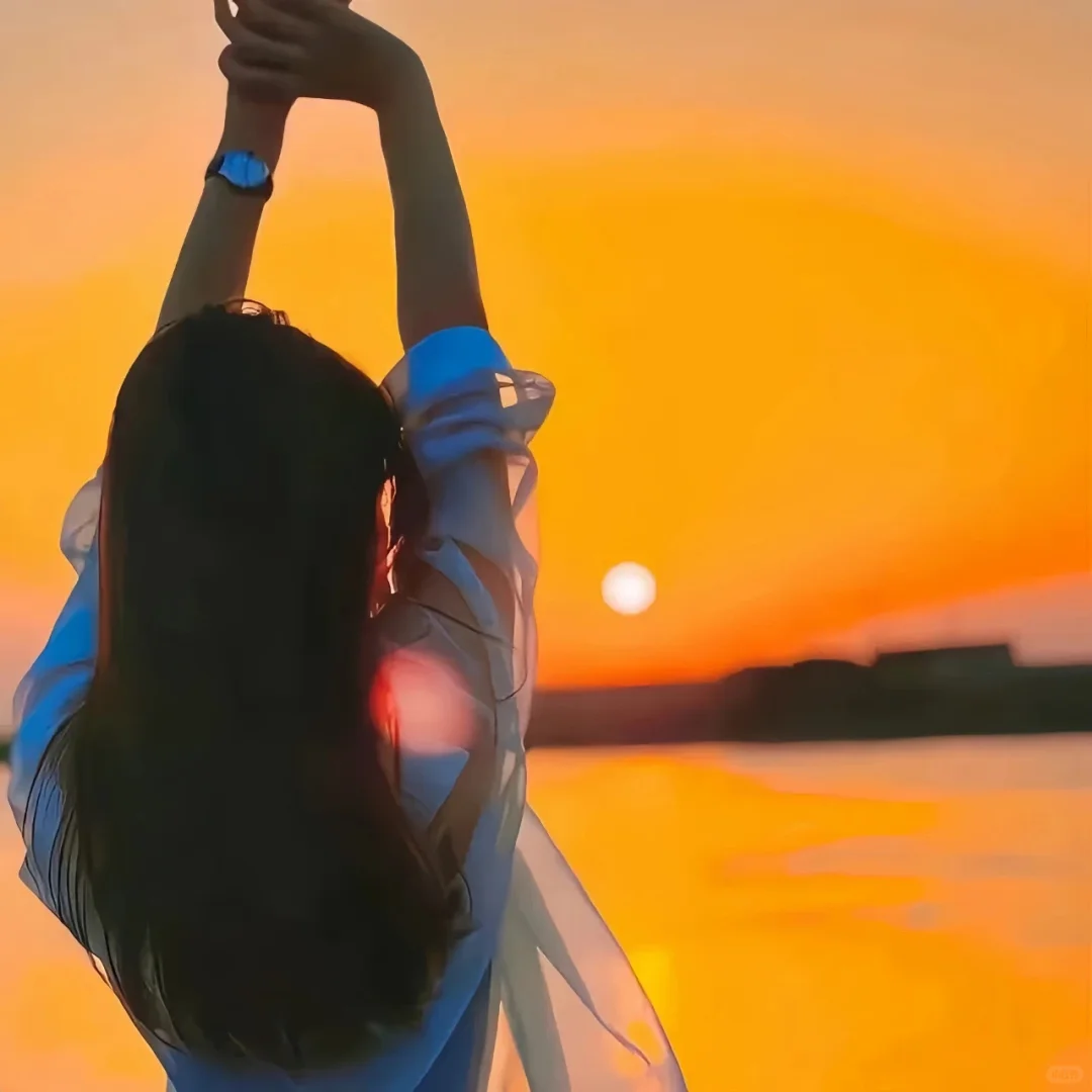 海边背影女头