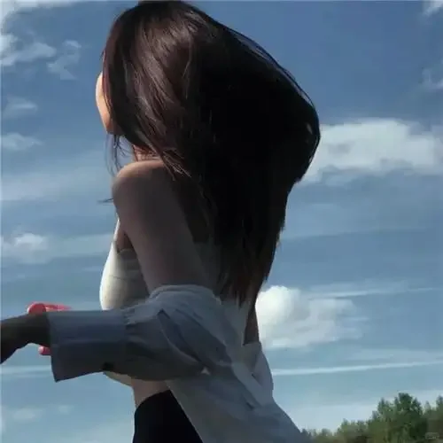 谁说美女一定要甜？姐就要又飒又自由！