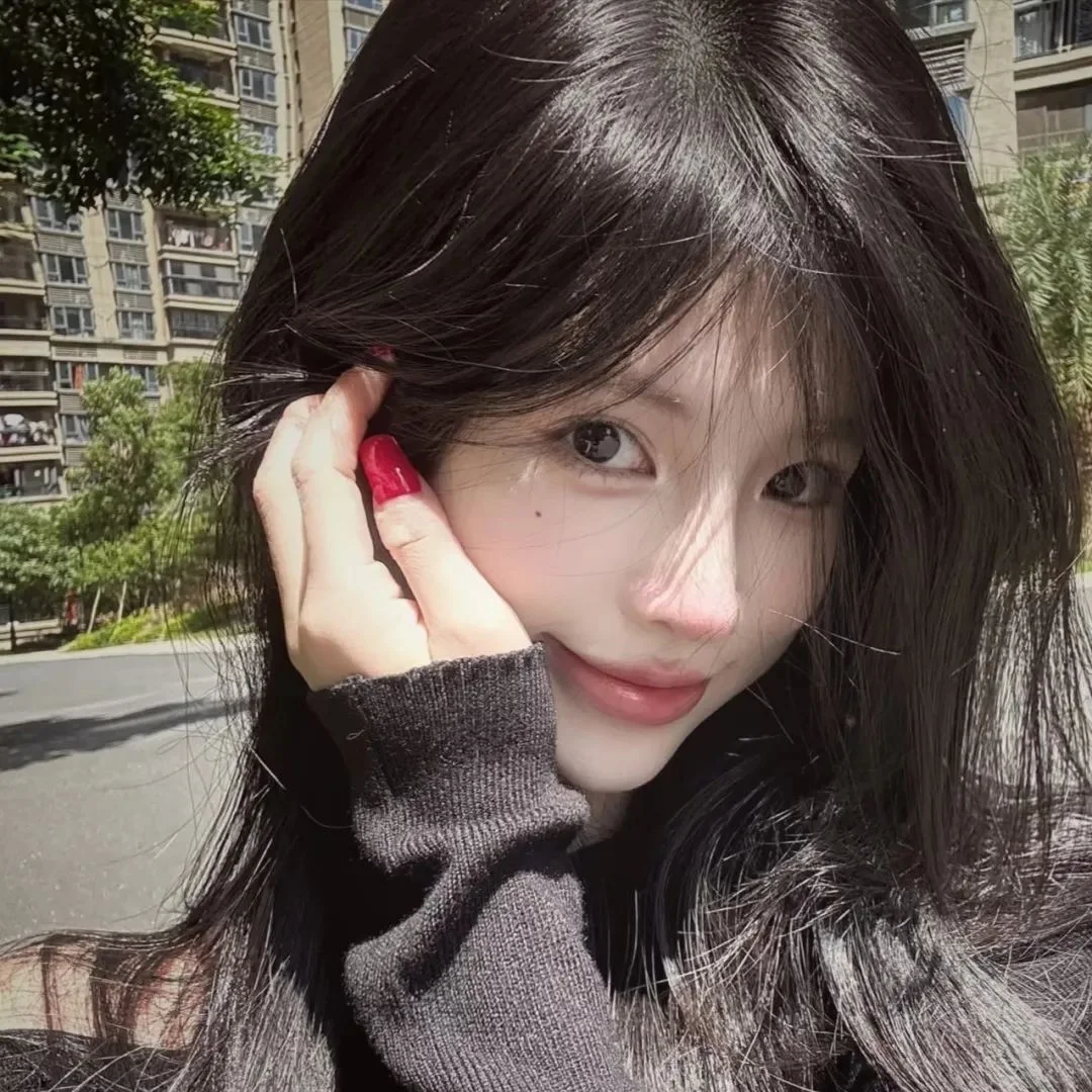 𝙒𝙚𝘾𝙝𝙖𝙩｜值得长期不换的女生头像
