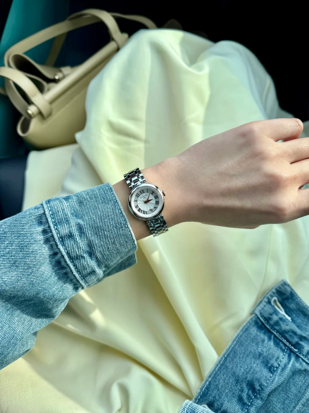 金秘书穿搭 我好爱～💙 | 97年大专老师OOTD