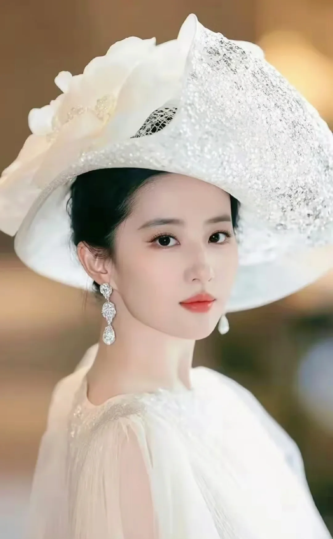 一见倾心的清冷美人，谁不爱