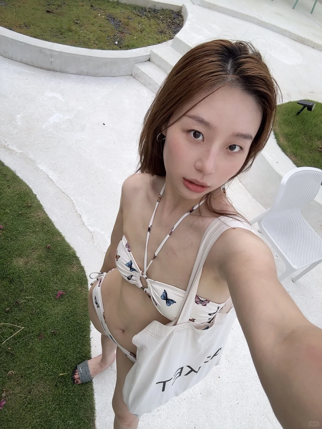 在热烈自由的海岛穿上了比基尼👙