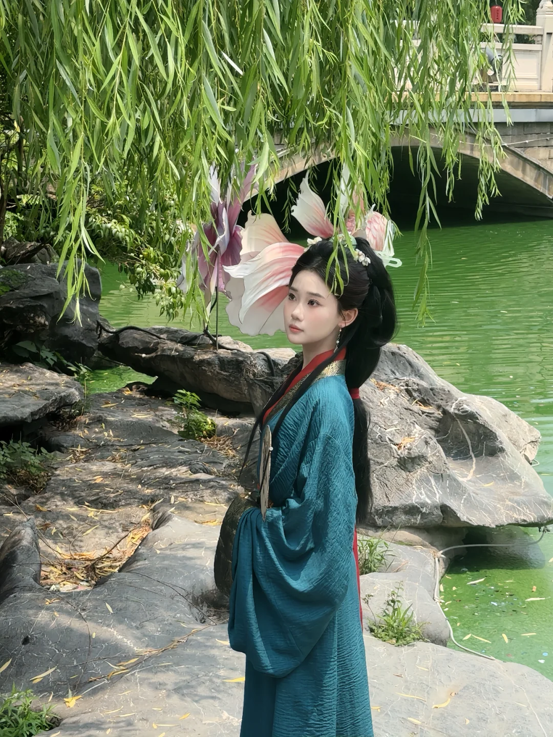 任武林谁领风骚 我却 只为你折腰