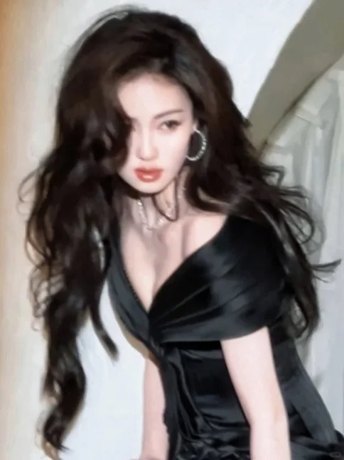 明艳妩媚
