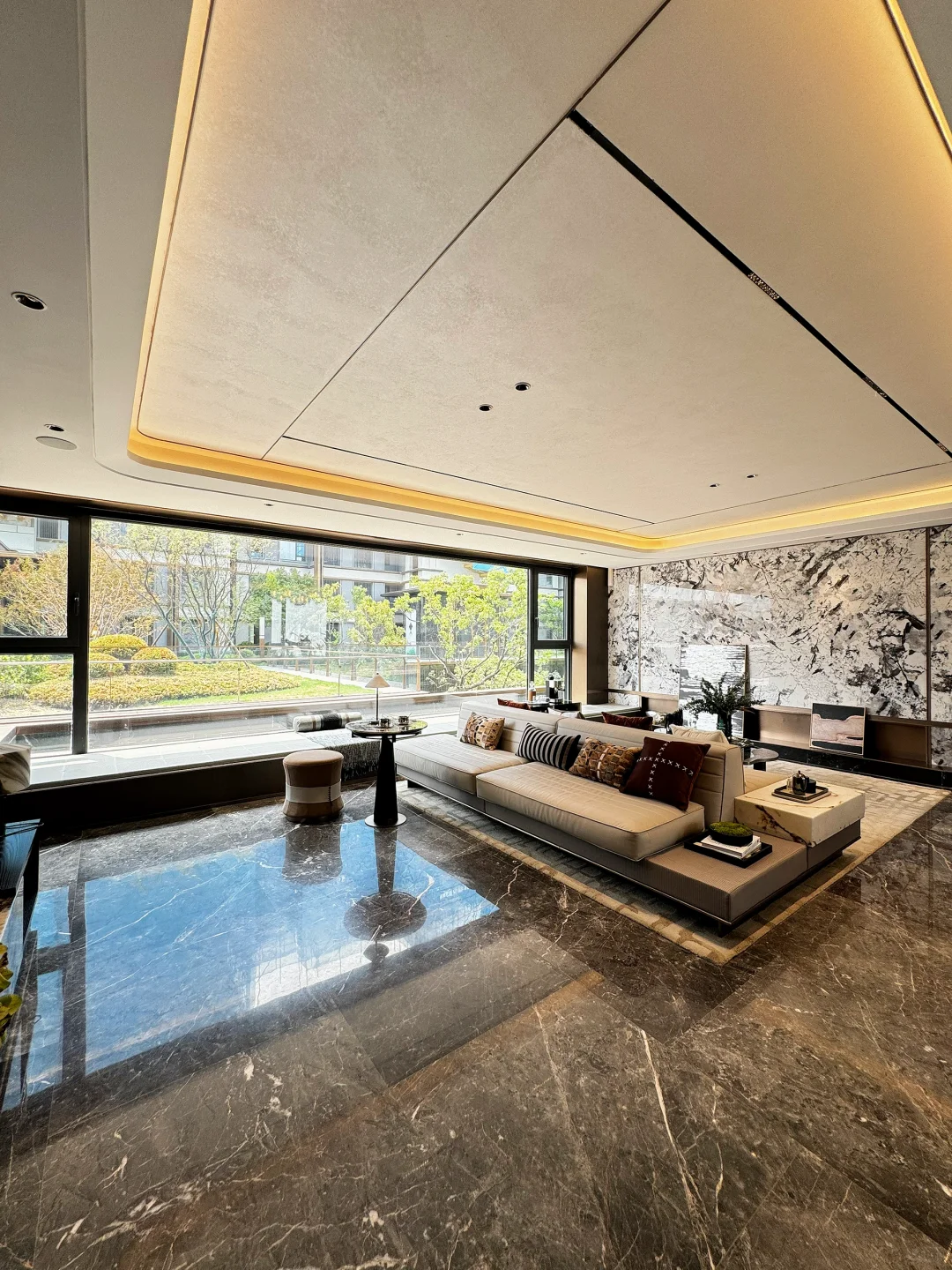 天津河东洋房🏡139平带小院地下室，8米1开间