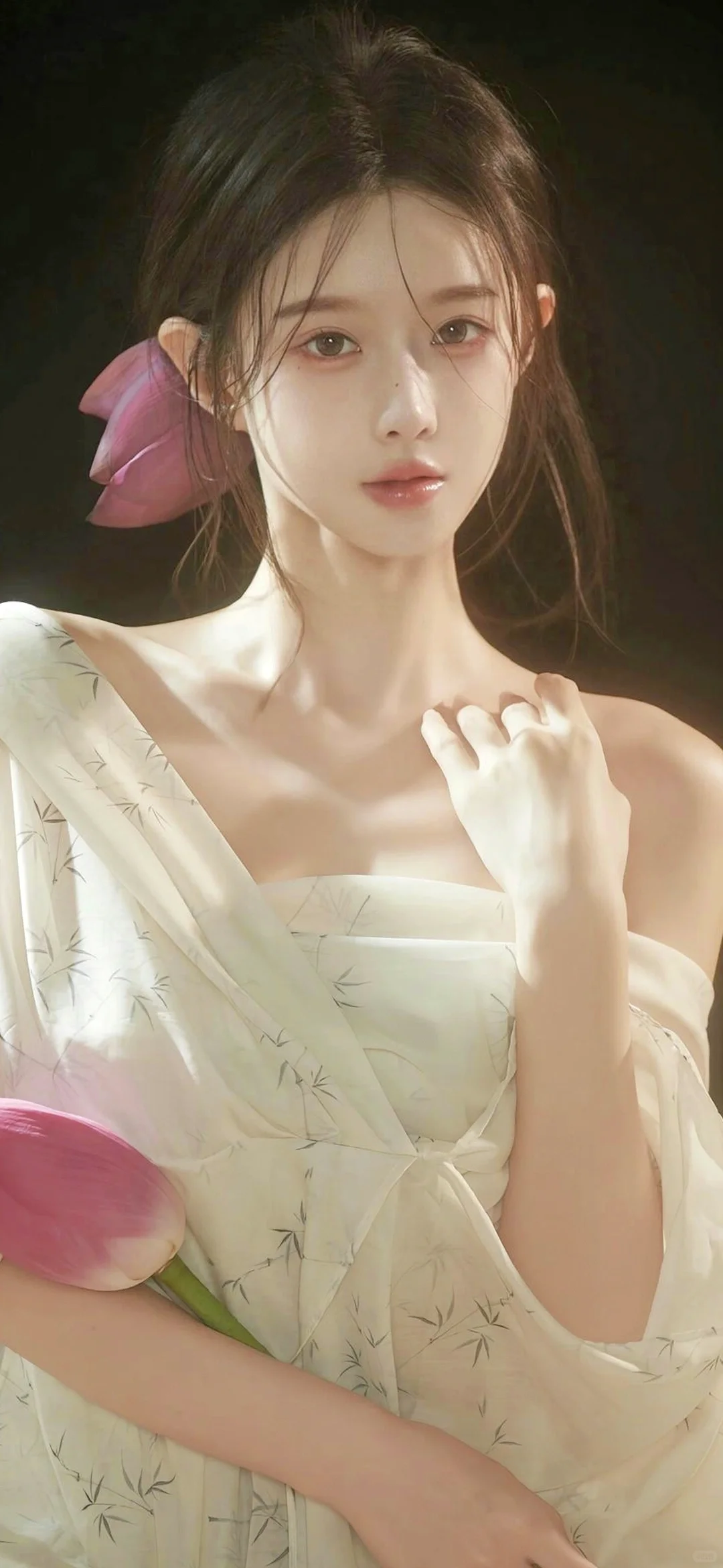 荷花与美人，清清白白出淤泥