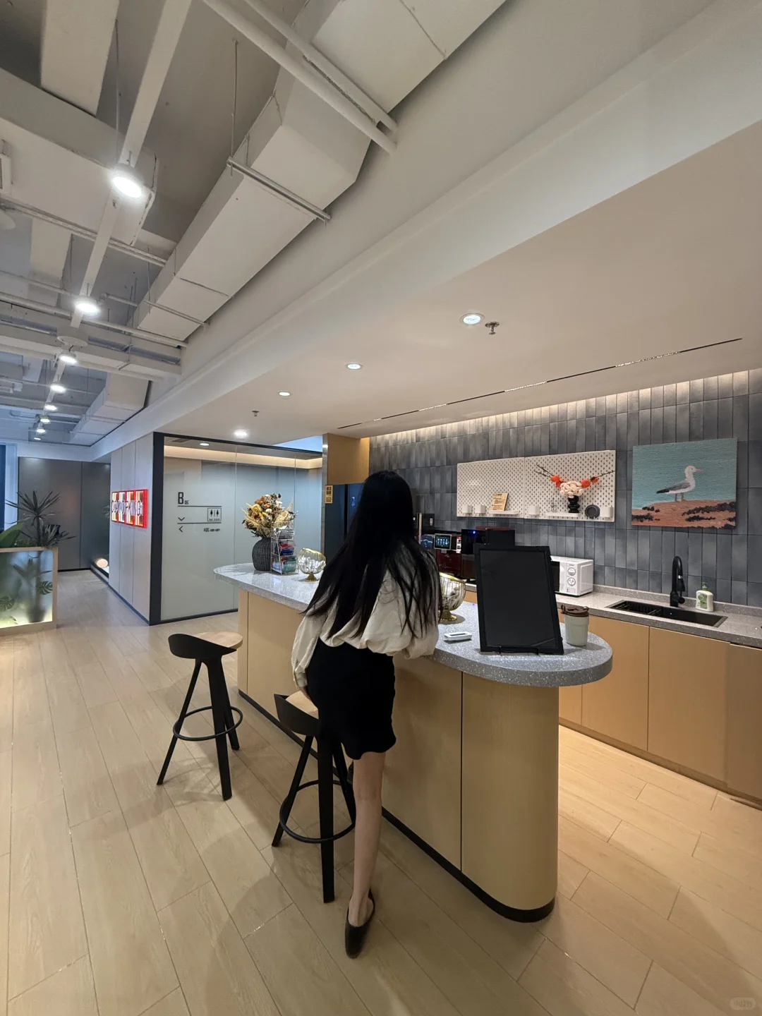小时候以为一栋楼就是一个公司😅