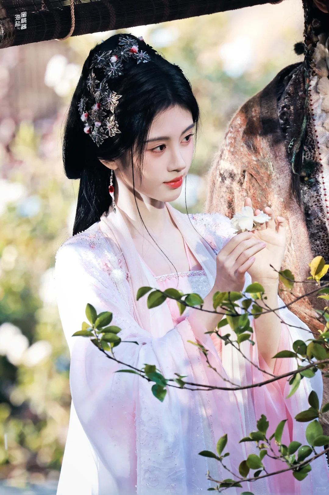 天生媚骨 媚眼如丝