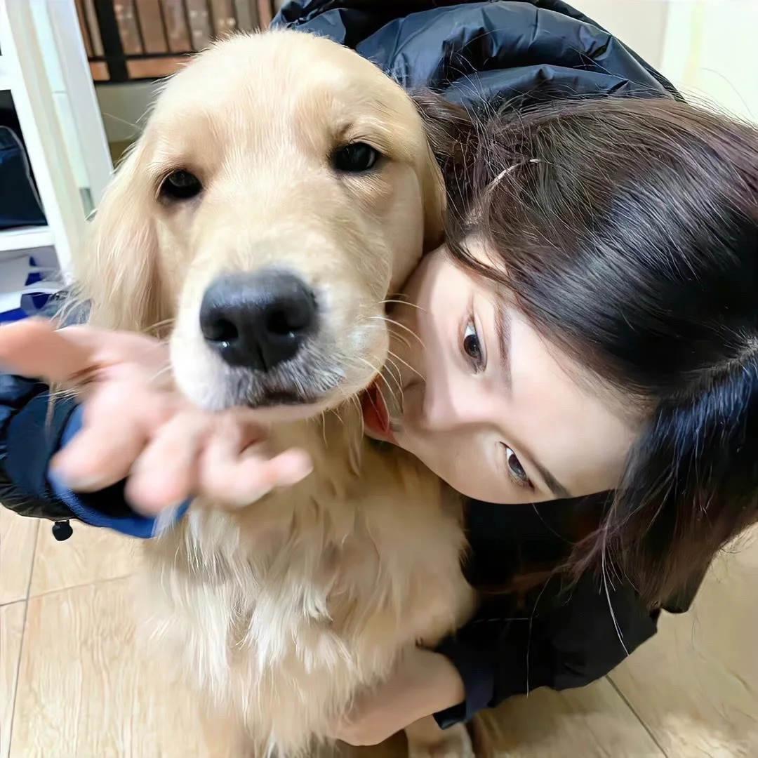 今天被风撩拨的头发真好看～